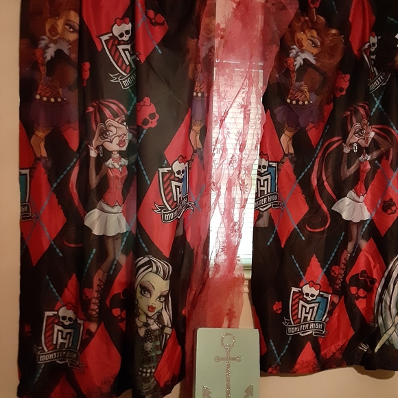 Monster High bedroom set - Picture 5 of 7